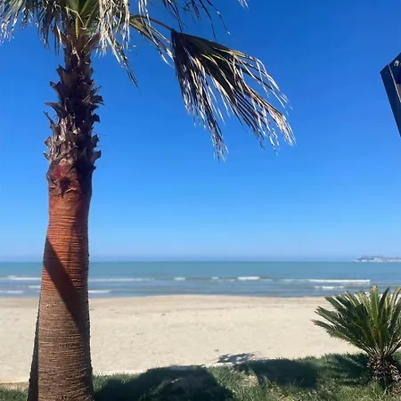 Apartment Mali I Robit
