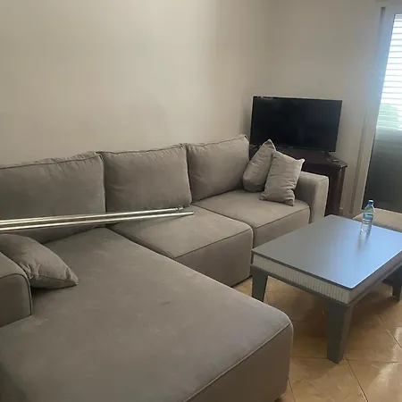 Apartment Mali I Robit