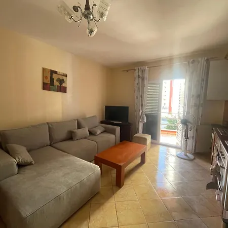 Apartment Mali I Robit